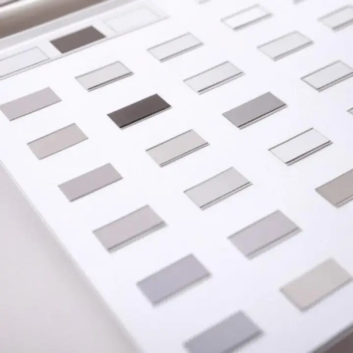 Panel wyboru materiału i wykończenia produktów sanitarnych w RuraFix